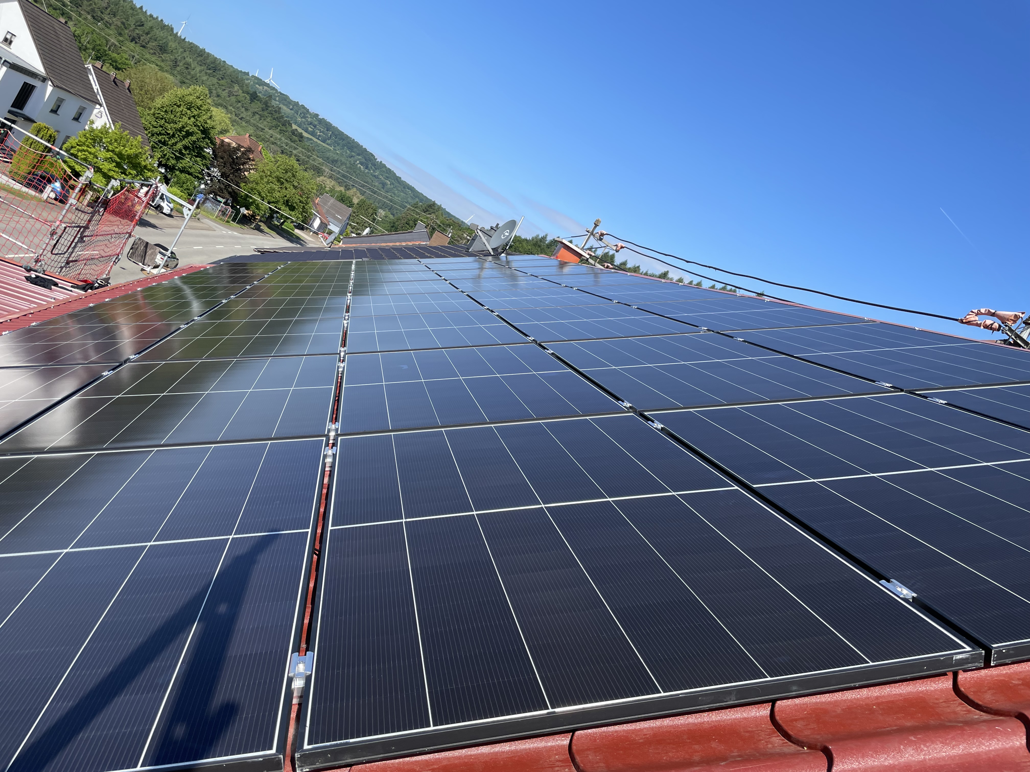 Montage von Kundenprodukten Solarma